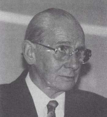Otto Ernst Remer at the Eighth IHR Conference, 1987