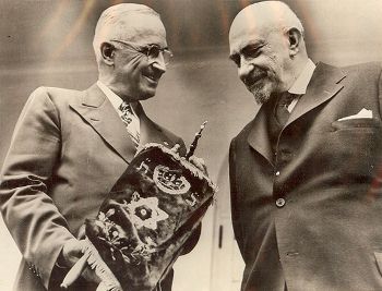 Harry Truman welcomes Zionist leader Chaim Weizmann to the White House, May 1948