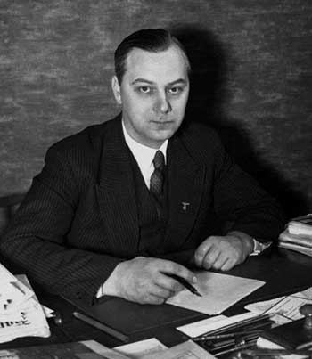 Alfred Rosenberg ,